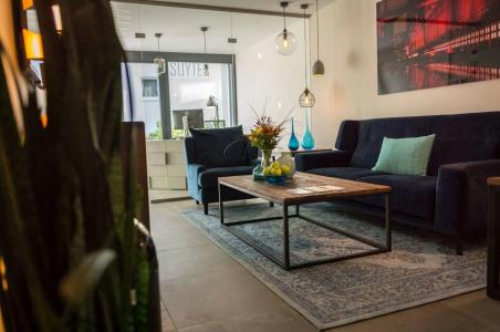 SUYTES Business Studios - 8