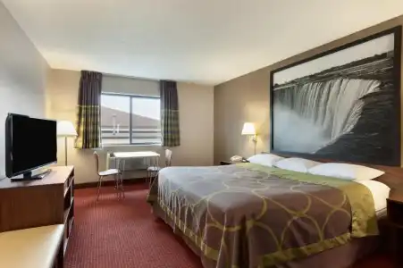 Super 8 by Wyndham Niagara Falls NY - 25
