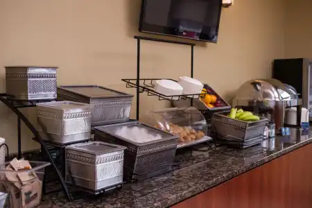 Best Western Ambassador Inn & Suites - 12