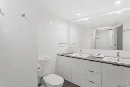 Gemini Court Holiday Apartments - 606