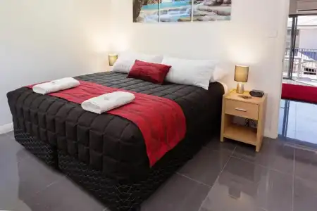 Cardiff Executive Apartments - 34