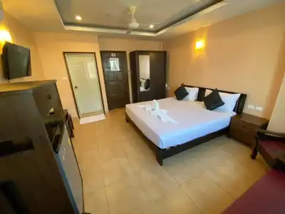 ZEN Rooms Soi Paradise Patong - 37