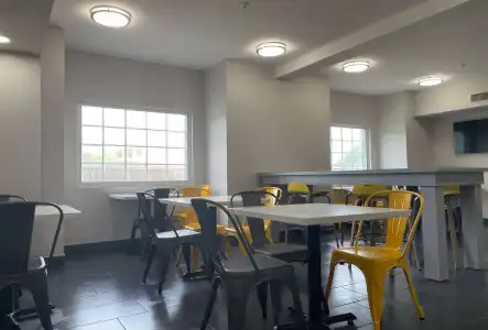 Microtel Inn & Suites by Wyndham Bossier City - 23