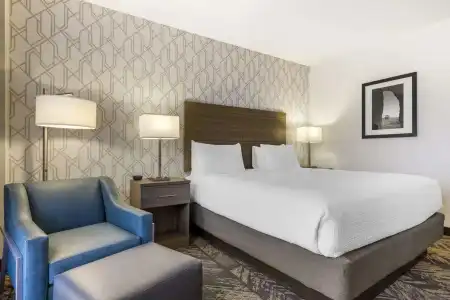 Best Western Plus Bayside Inn - 59