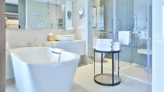 Holiday Inn & Suites Rayong City Centre by IHG - 85