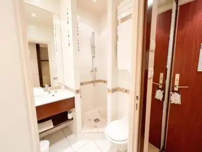 Globe et Cecil Hôtel - 63