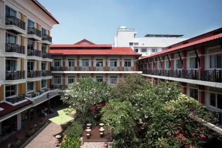 Rambuttri Village Inn & Plaza - 0