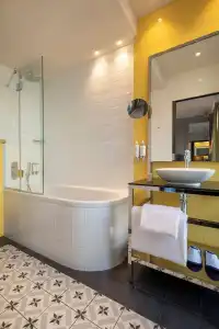 Hôtel Les Matins de Paris & Spa - 79