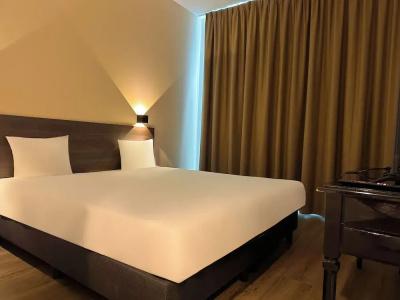HOTELUX Amsterdam Airport - 2