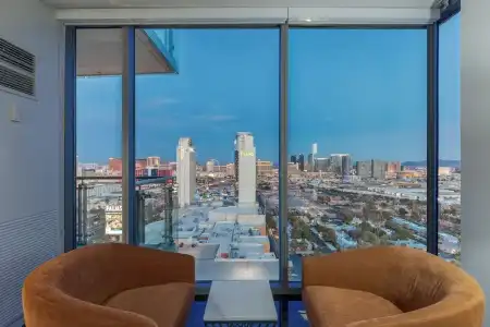 Beautiful Palms Place Suite - 206