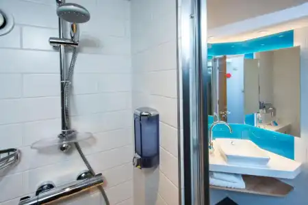Holiday Inn Express Cardiff Bay by IHG - 32