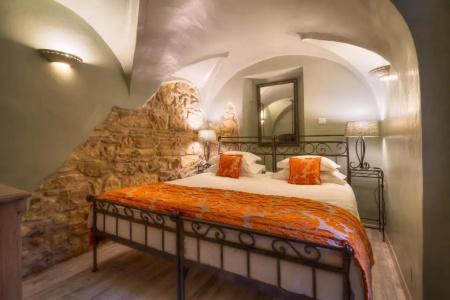 Black Star Suites - 30
