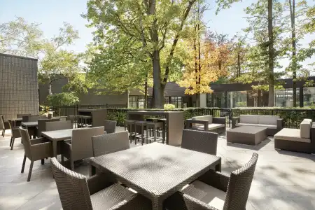 DoubleTree by Hilton Toronto Airport West - 15
