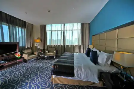 Ramada by Wyndham Abu Dhabi Corniche - 35