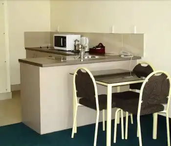 Fountain Court Motel - 15