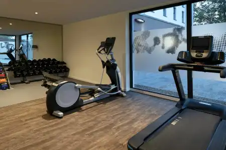 Hampton by Hilton - 21