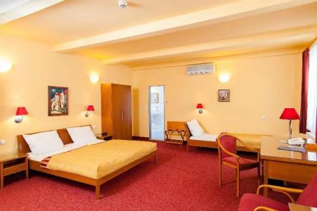 Cloister Inn - 18