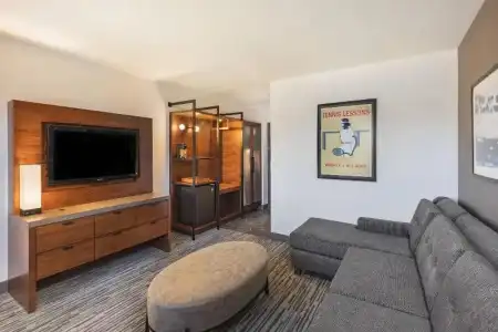 Four Points by Sheraton Los Angeles Westside - 67