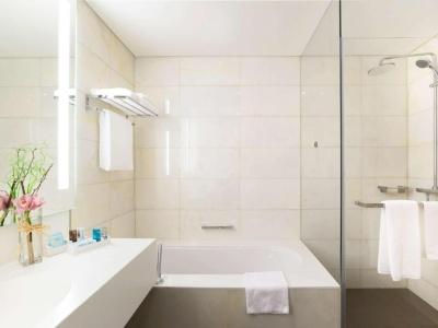 Novotel Abu Dhabi Al Bustan - 40