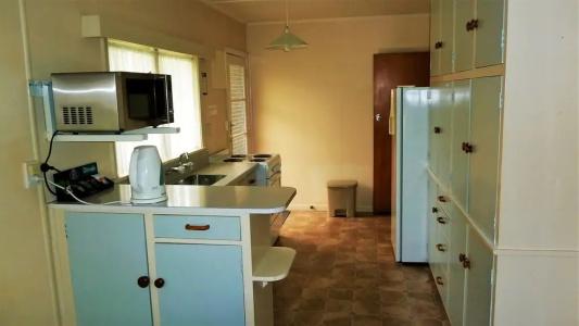 Tudor Lodge Motel - 73