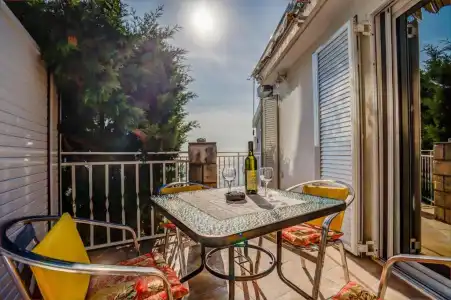 Sun Rose Apartments - 170