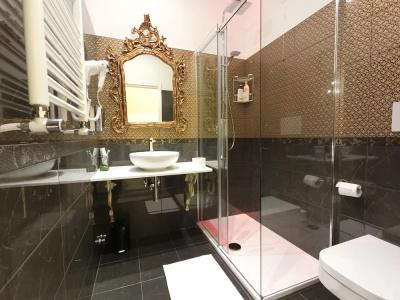 Impero Vaticano Suites Guest House - 94
