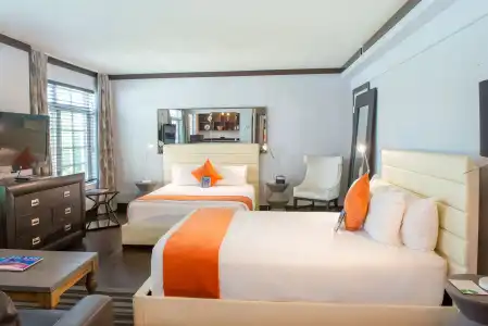 Lincoln Arms Suites - 2