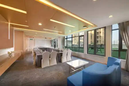 Holiday Inn Express Chengdu Huanhuaxi by IHG - 1