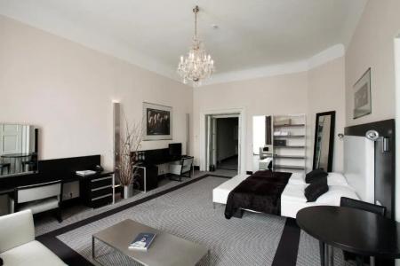Old Town Square Residence by Emblem - 63