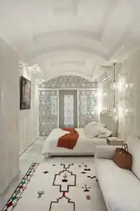 Riad Goloboy - 33