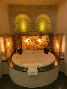 Abu Hayat Cave Suites - 89