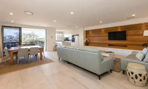 Bay Royal Apartments - 235