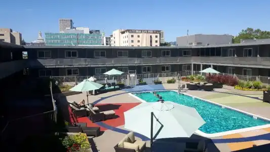 Z Jack London Square - 24