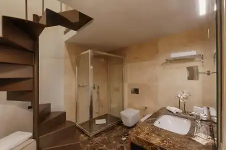 Donati Luxury Tower Suites - 246