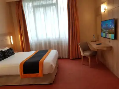 Champerret Elysees - 77