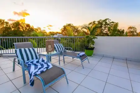 Noosa Tropicana - 101
