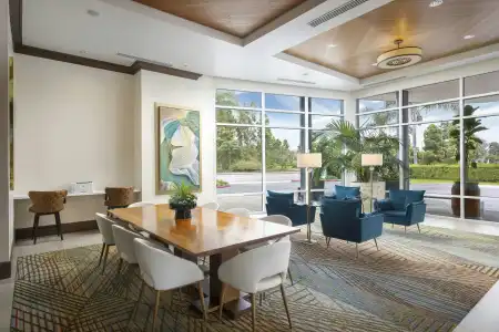 DoubleTree by Hilton San Diego Bayside - 44