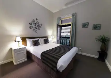 Adelaide Mansions Serviced Apartments - 2