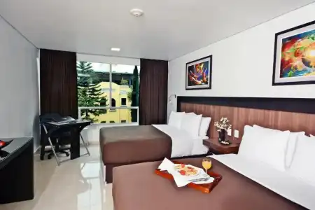 & Suites PF - 77