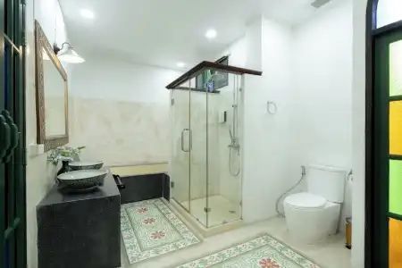 Cheva Gallery Boutique - 168