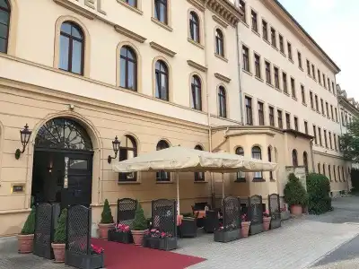 Bayerischer Hof Dresden - 27