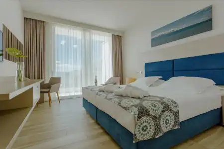 Romana Beach Apartments - 10