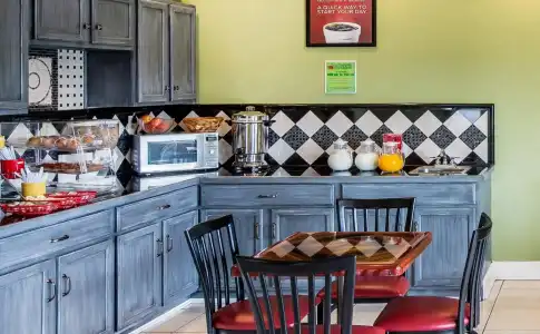 Budgetel Inn & Suites - 13
