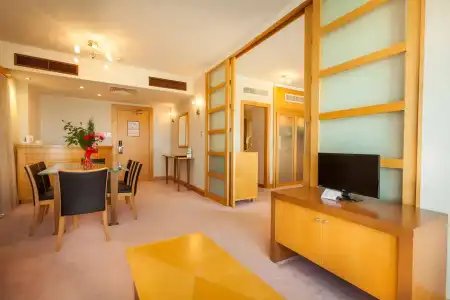 Crown Resorts Horizon - 4