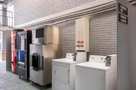 Best Western Central Inn - 29