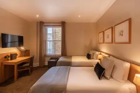 The Resident Kensington - 33