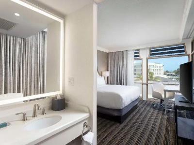 DoubleTree by Hilton San Diego Bayside - 123