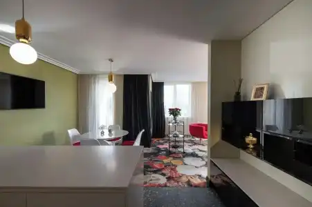 Amsterdam Plaza - 53