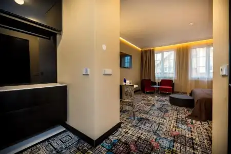 Amsterdam Plaza - 31