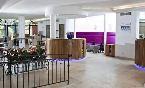 Best Western Plus Le Lavarin - 1
